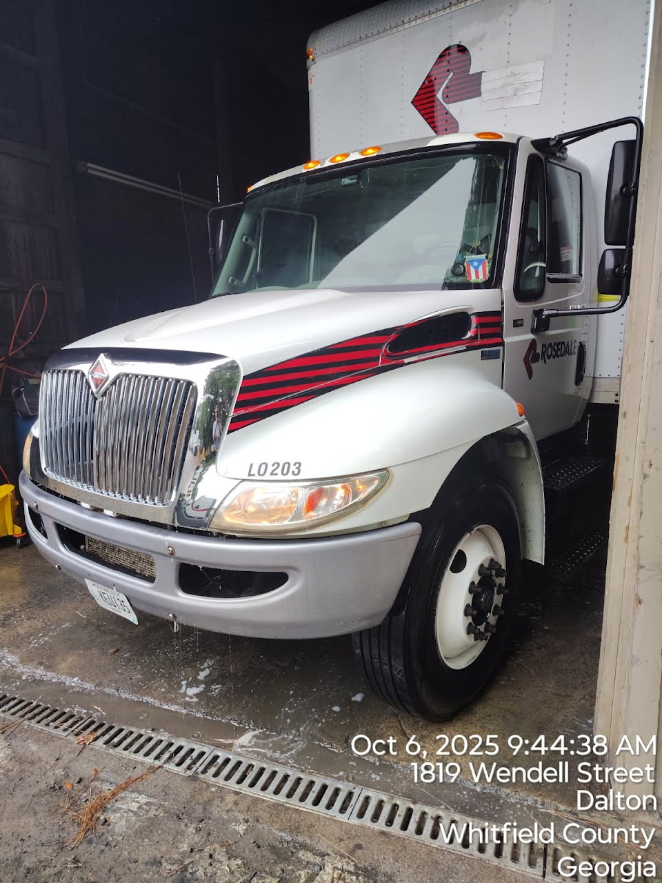 Image of clean commercial fleet truck